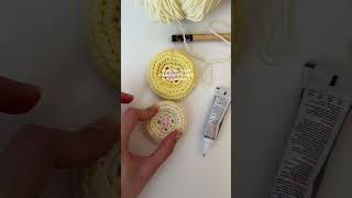 how to crochet mini button hair clips🧚🏻 make the cutest whimsical accessory with me! #diy