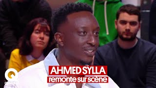 Ahmed Sylla rend hommage à sa mère sur scène