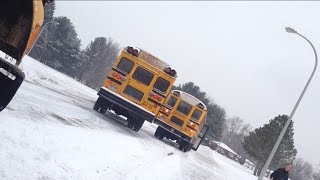 2003 IC CE200: Bus 03-14 Starting Up & I Got Left