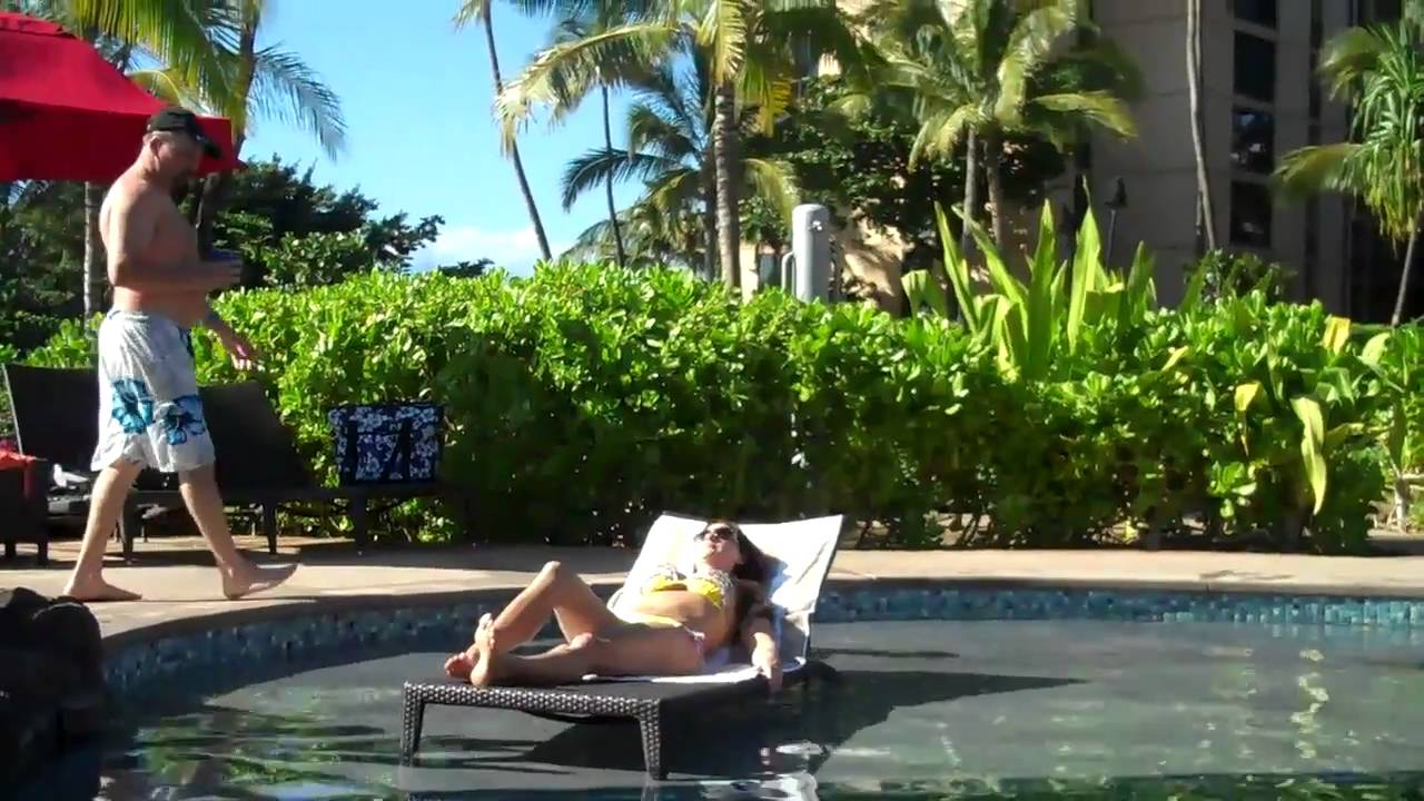 Hot Chick in Bikini causes accident at pool in Maui