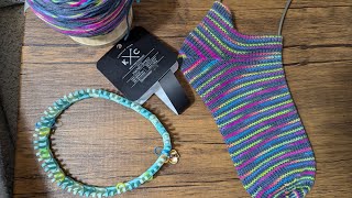 Loom Knit heel tab sneaker socks on KB Flexee Bitty loom - CUFF tutorial