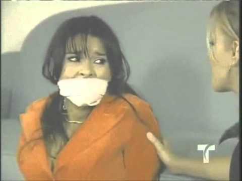 Vidéo: Paola Rey Aura Un Garçon