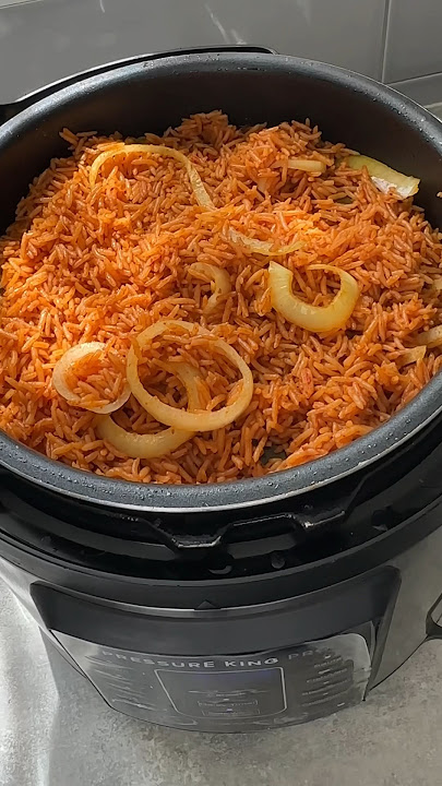 How to make the easiest Jollof rice in 15 minutes #jollofrice #nigeriafood #youtubeshorts#shorts