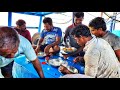 விசைப்படகில் சுவையான மீன் குழம்பு சாப்பாடு | Delicious fish curry meal on the keyboard