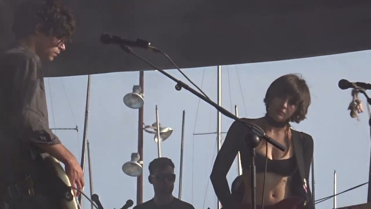 Julie - pg.4 a picture of three hedges - live Primavera Sound 2025 Parc del Fòrum Barcelona