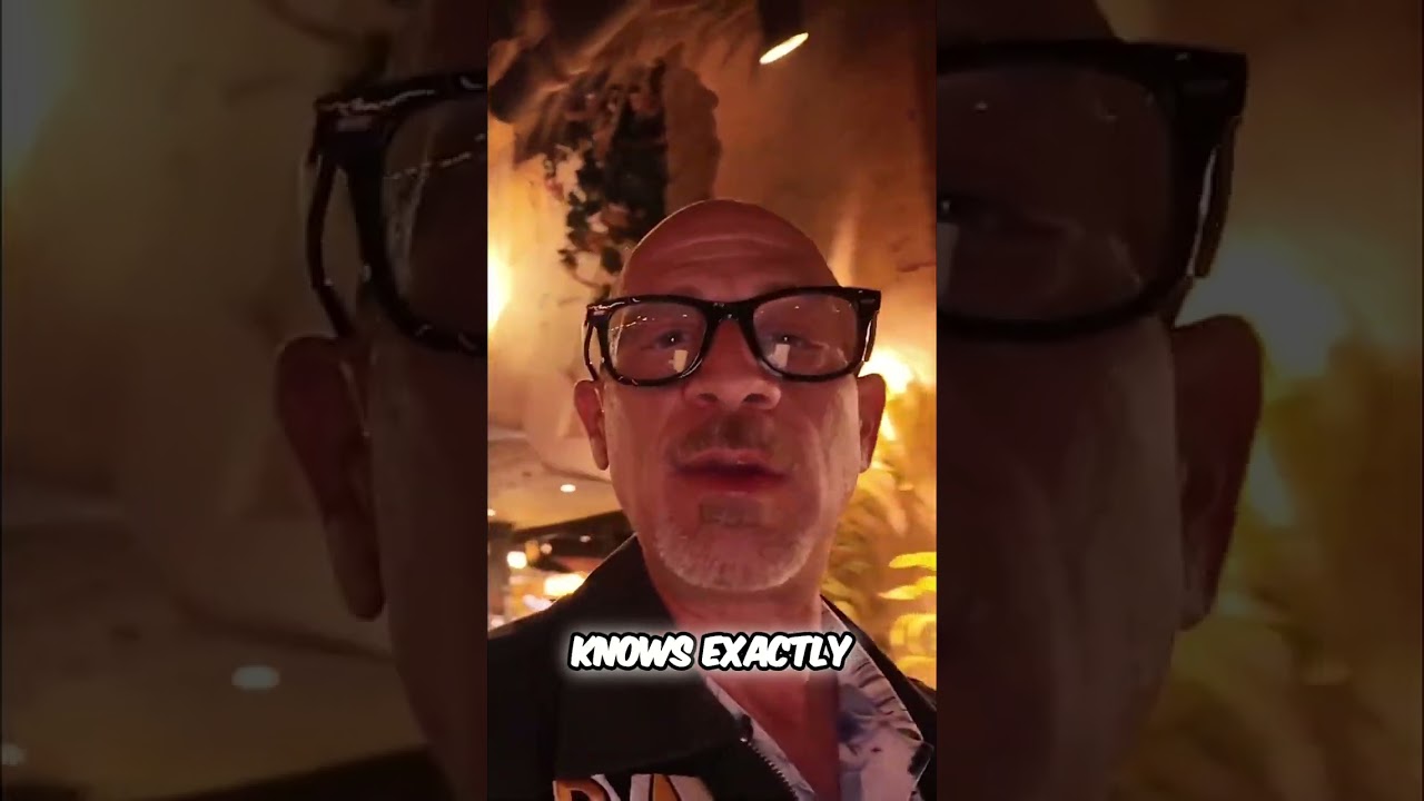 Типографический приём, благодаря которому знаки НЕВОЗМОЖНО игнорировать.