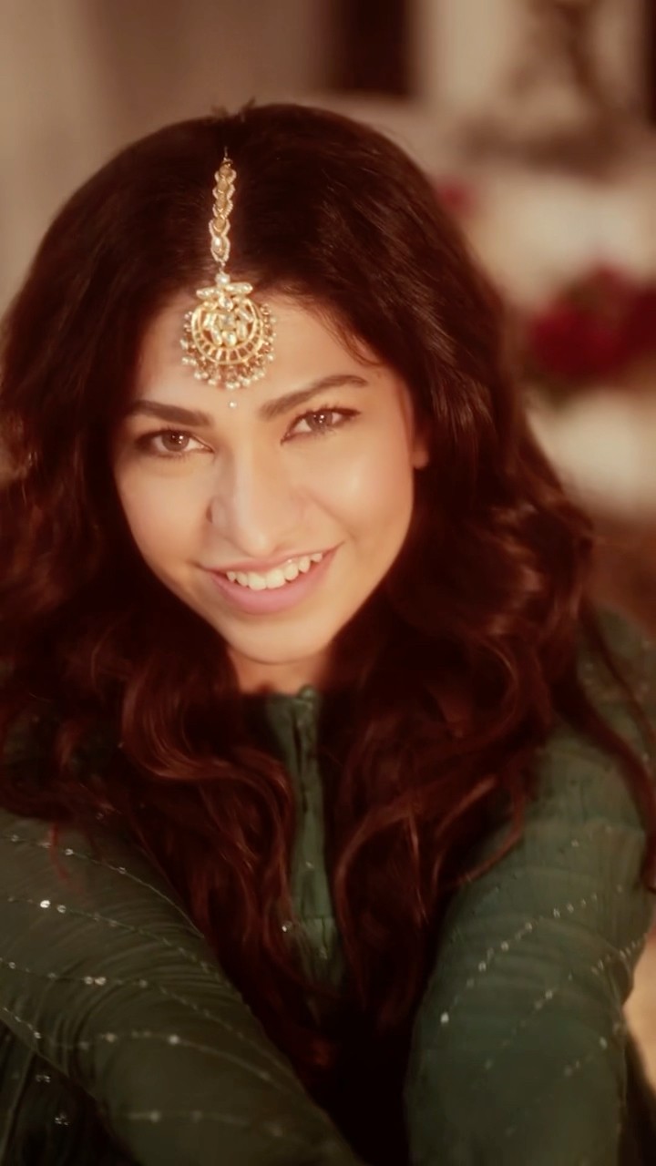 Vekhan Nu: Tulsi Kumar's Glamorous New Avatar??