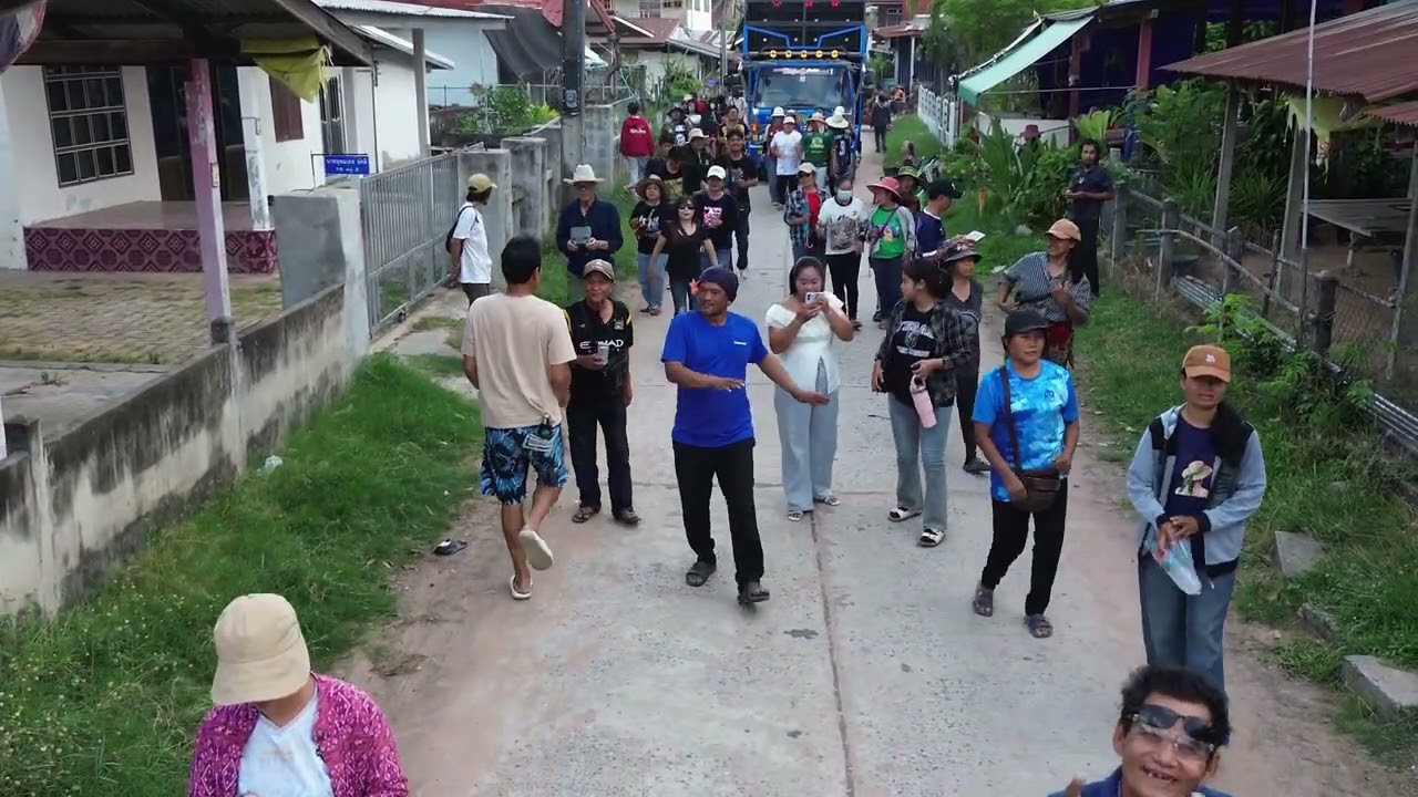 ตุ่นบิน ลพบุรี งานบุญเดือนสี่แห่กันหลอนเมืองลาว