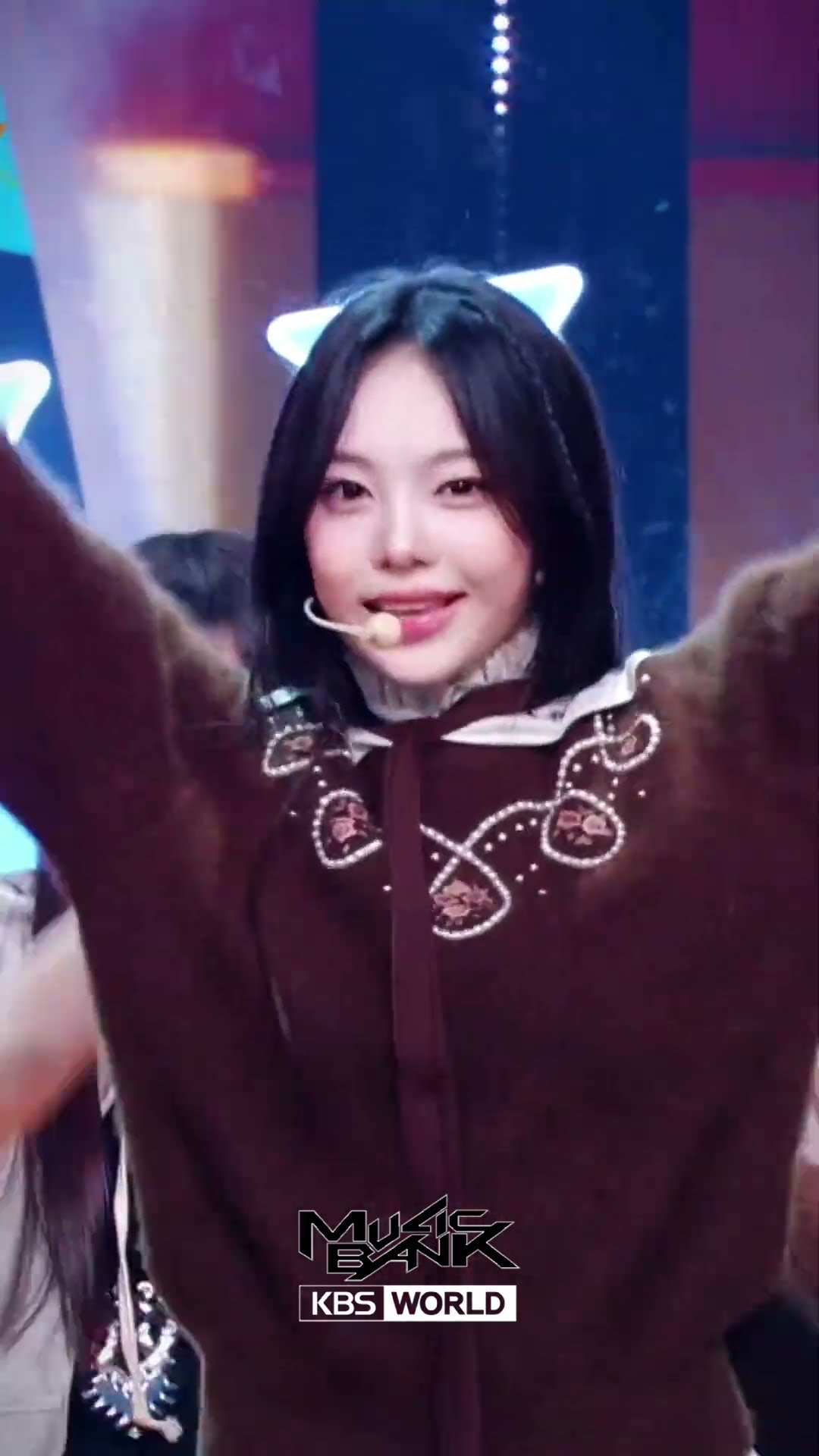 [HOT DEBUT] The Chase - Hearts2Hearts #TheChase #Hearts2Hearts #Shorts #MusicBank | KBS WORLD TV