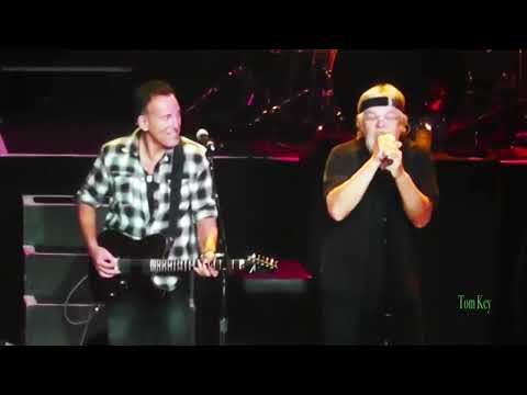 Bob Seger & Bruce Springsteen-Old Time Rock n Roll- MSG, NY(12/1/2011)  4K HD