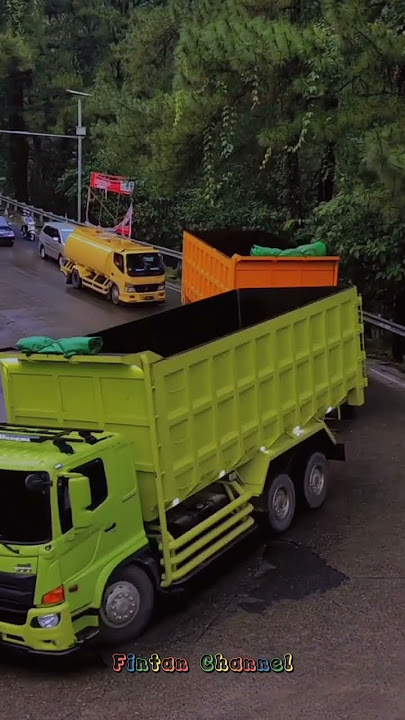 Truk Mbois Hino x Fuso Perang Telolet Di Sitinjau Lauik #teloletbasuri #trukmbois #trukhino500