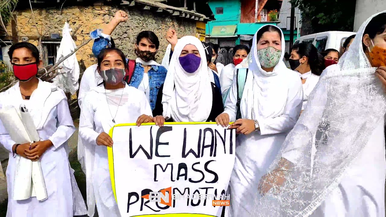 11th and 12th class Students Protest, Demands Mass Promotion