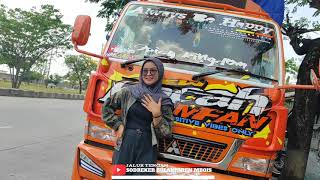 wiihh!! kedatangan truk bocah tanfan di bunderan cimohong.di sambut bocah sodreker bulakamba