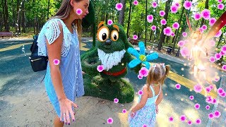 София с мамой в сказочном сне / Sofia with her mother in a fairytale forest София с мамой в сказочном сне / Sofia with her mother in a fairytale forest