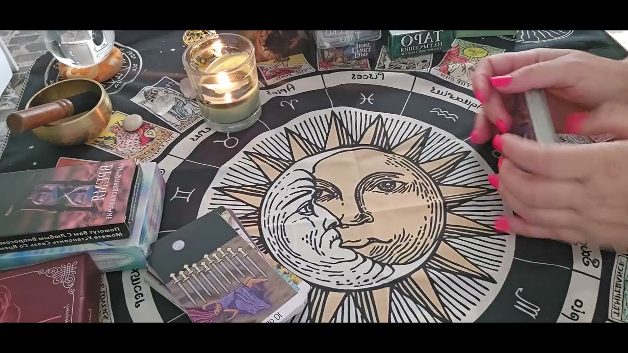 👨‍❤️‍👨 Той подготвя любовна изненада 🎁 Каква е тя ❤️🔮✨️ Любовно Таро 🧲