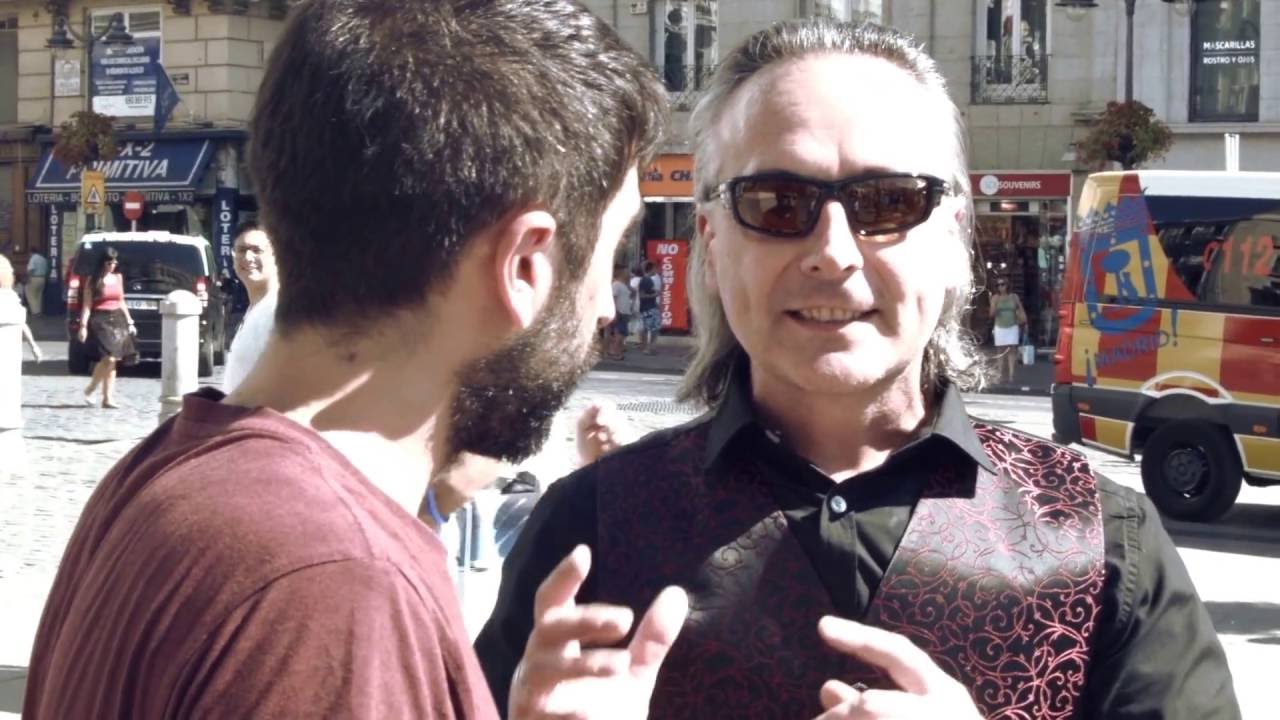 ALGO ESTÁ PASANDO EN MADRID...Jeff Toussaint presenta 1, 2, 3 Hipnotízame. El Oso y el Madroño