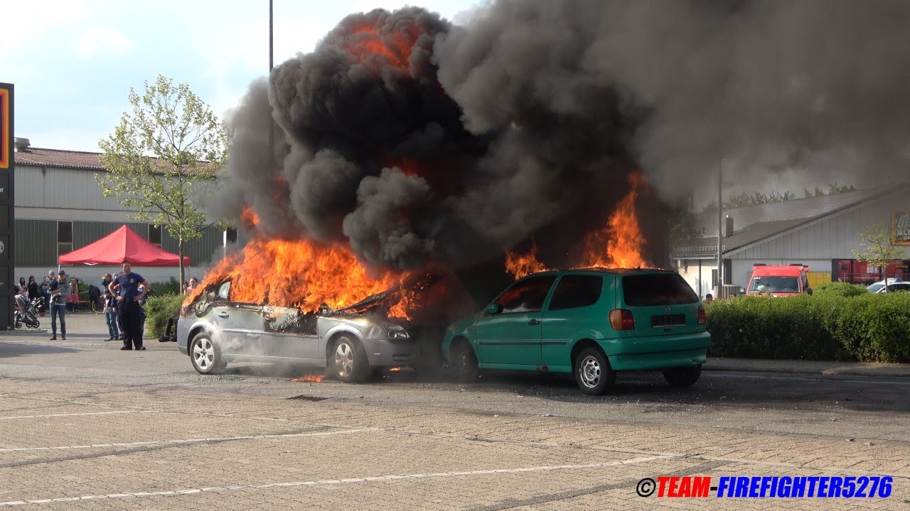 [Brennende PKW] Schauübung der Freiwilligen Feuerwehr Heppenheim am Tag der offenen Tür 2022