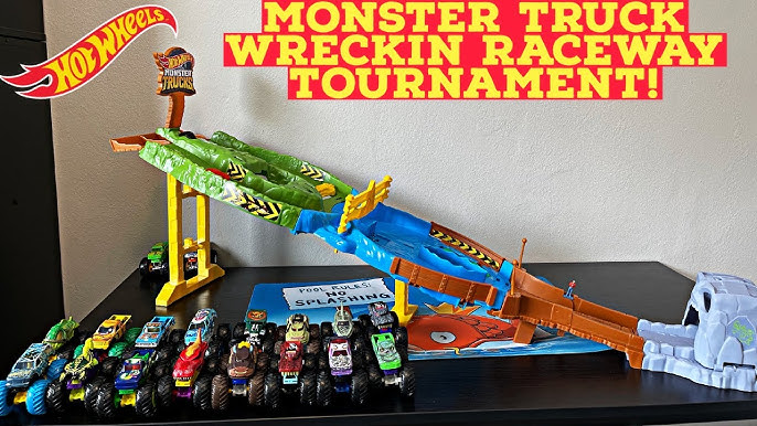 Hot Wheels Monster Trucks Stunt Tire Play Set