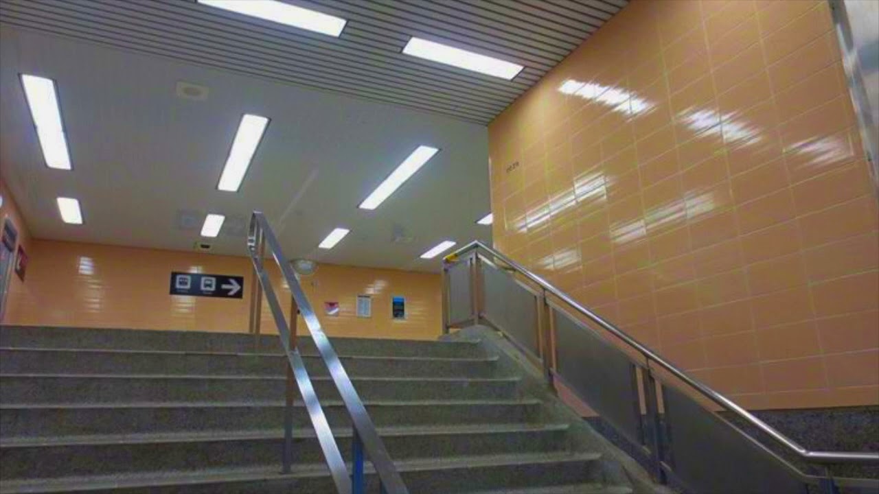 Attention - New Jeans but it is playing in an empty stairway