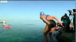 BBC News - US swimmer Diana Nyad attempts to swim from Cuba to Florida