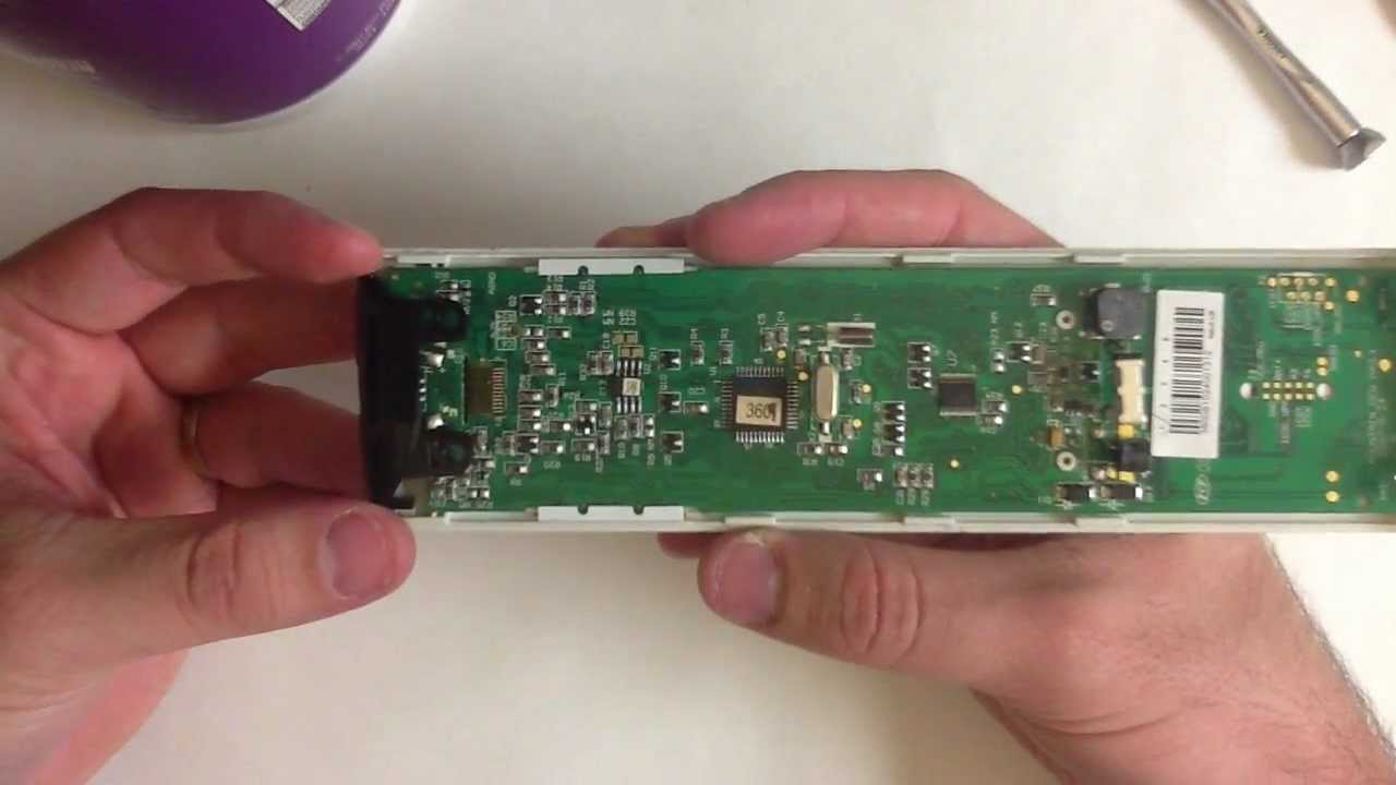 How to take apart the Logitech Harmony Xbox 360 Remote - YouTube