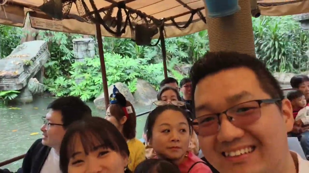 HONGKONG JUNGLE RIVER CRUISE DISNEYLAND DEC 2025
