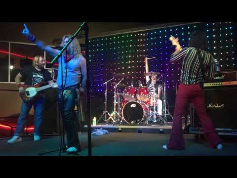 Fan Halen - Van Halen Tribute Band - Somebody Get Me A Doctor