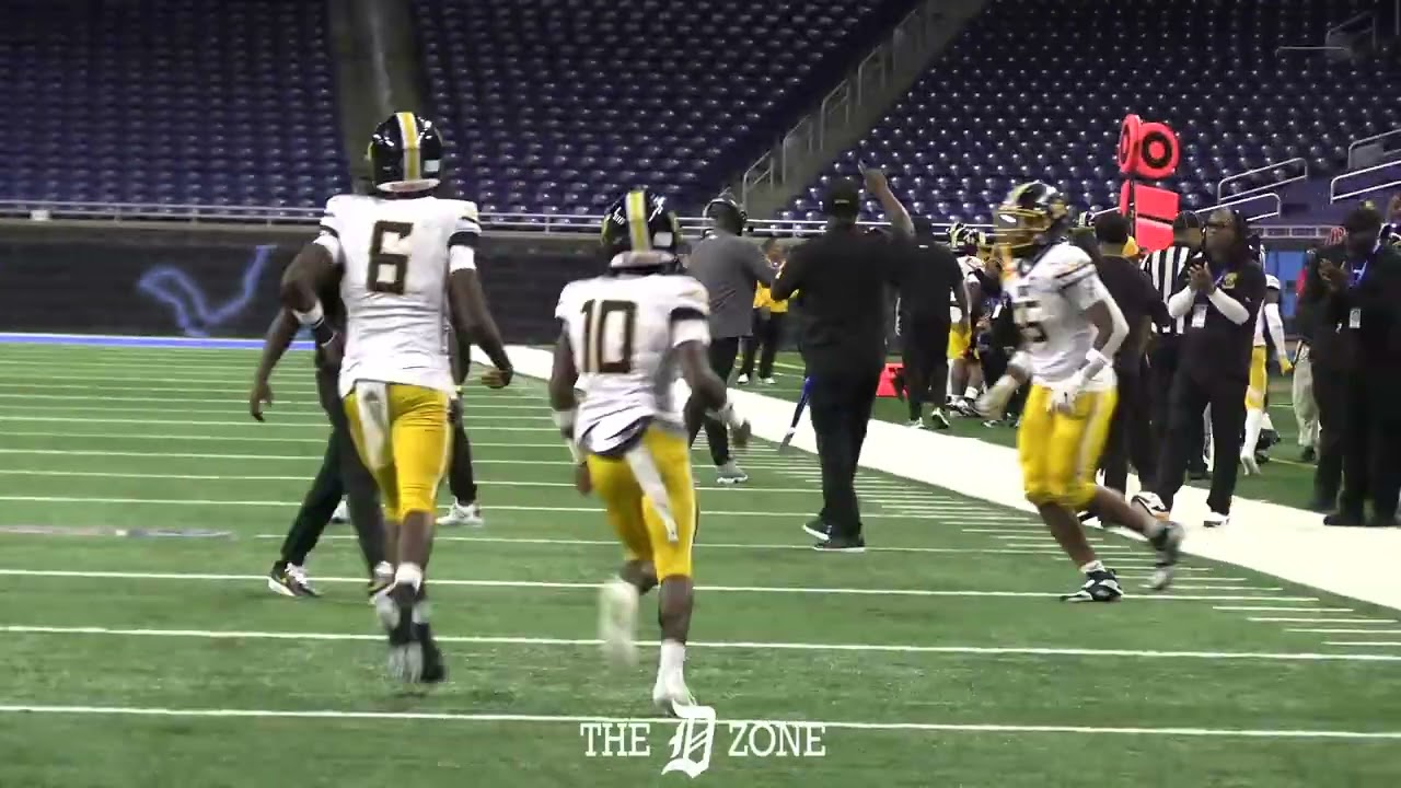 Detroit King 2028 RB/WR Marion Stewart highlights vs. Detroit Cass Tech