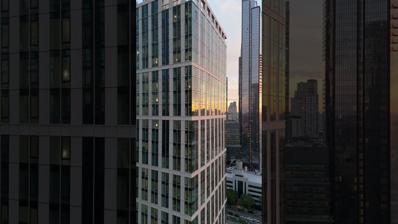 Luxury Apartments in LIC w/ Breathtaking Manhattan Views | AURA LIC