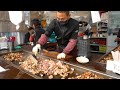 Korean Street Food 어르신들의 성지!!  2달만에 재오픈?!  초대형 철판구이, 7,000원 돼지고기 부속 무한리필가능한 곳! 중독성 있는 칼솜씨 구경하시죠~
