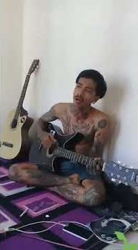 Cowok bertato..bersuara bagus..