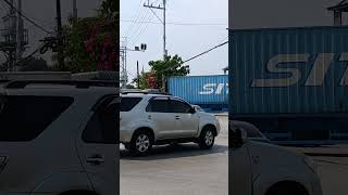 isuzu Trailer Truck Containervan Nagshort Cut Sa Gasoline Station truckspotting trucking shorts