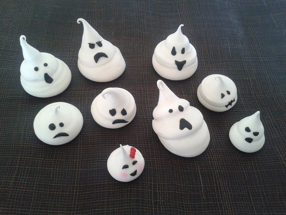 Fantasmi di meringa,ricette Halloween facili e veloci