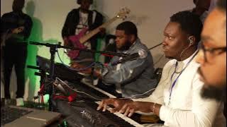 THE MOVEMENT- Doux Jesus Je T’aime