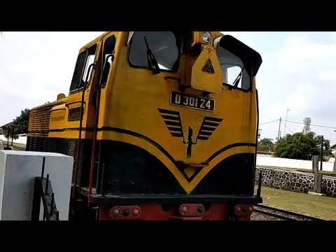 Lokomotif Diesel Hidrolik Buatan Jerman Lokomotif D 301 24 Si Mungil \u0026 Kuat Penarik Kereta Ambarawa