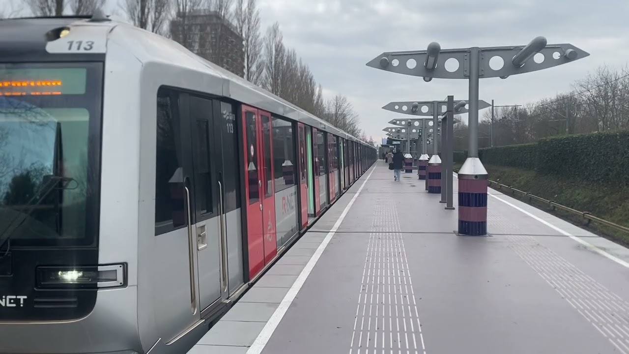 GVB R-net metro 50 | M5/M6: Vertrekt vanuit Postjesweg met een tyfoon en knipperlichten