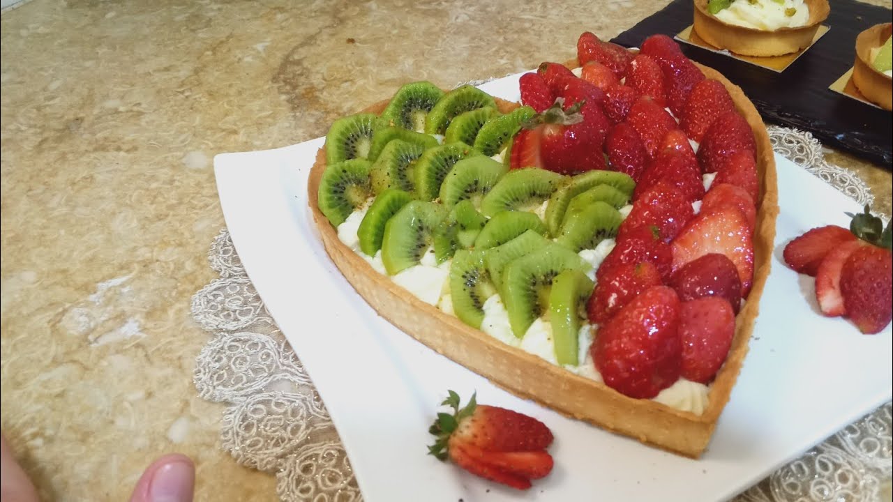 تارت الفواكه على شكل قلب دوق بنة خيالية