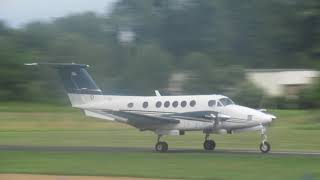 Beechcraft B200 Super King Air Turboprop Landing, Taxi & Shutdown at Doylestown Airport (DYL)