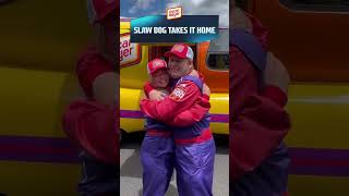 Slaw Dog takes home the inaugural Oscar Mayer's Wienie 500 race 🌭🏁 #Wienie500 #Indy500