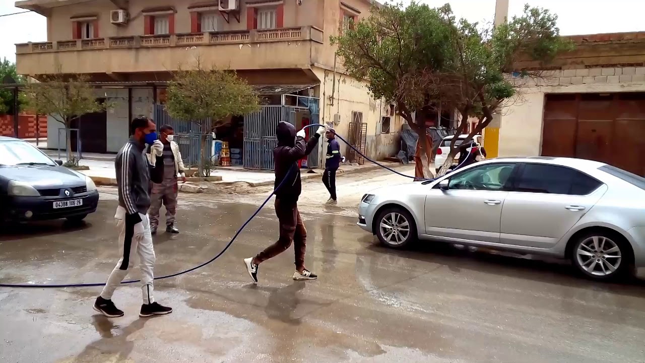 التعقيم ضد فيروس كورونا ببلدية ثلاثة الدوائر