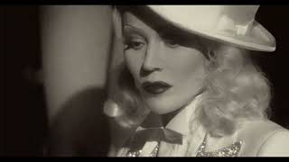 Daphne Guinness - Time  Resimi