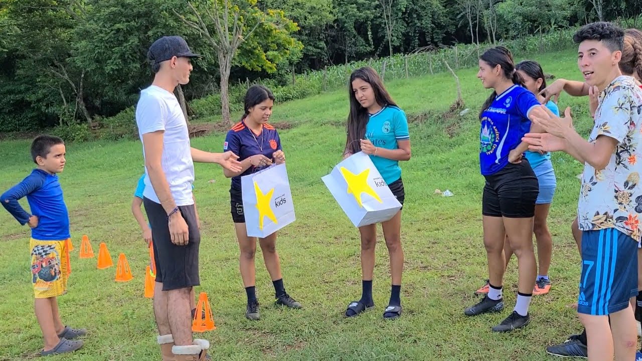 tremenda sorpresa reciben  dos integrantes de El equipo femenino no pudieron contender sus lagrimas😍