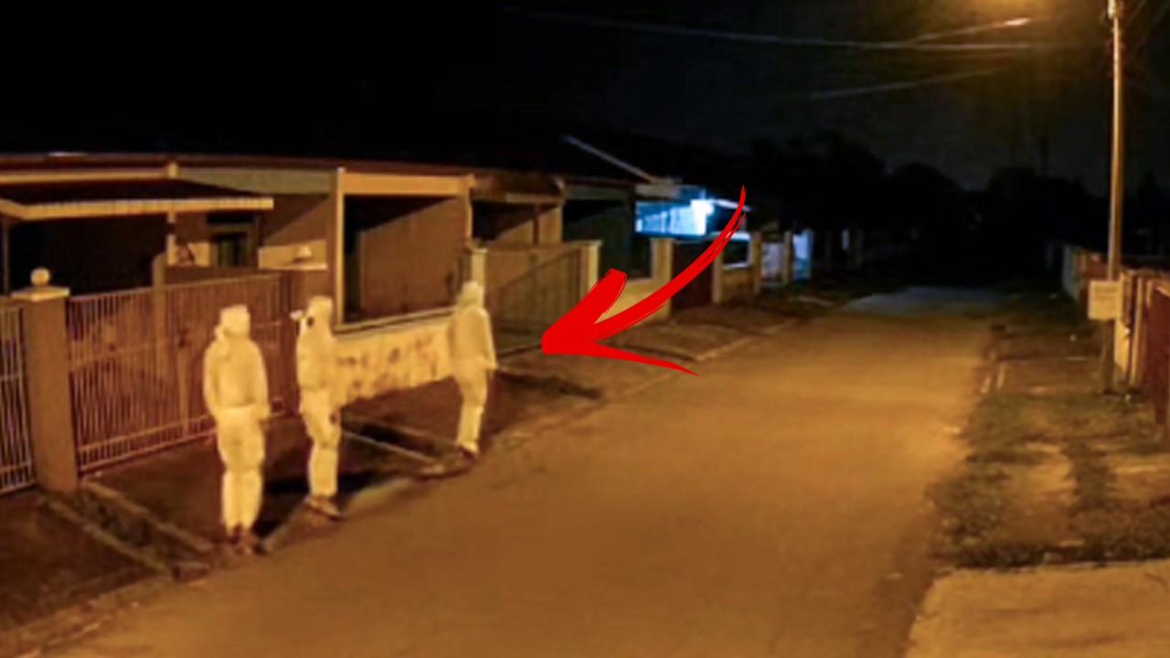 Penampakan Rombongan Pocong Terekam CCTV #asupanhorror