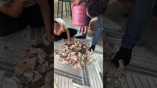 Kumbarayı patlattık 😱Sizce burada kaç tl var?     #günlükvlog #kumbara #aileenvlogs #family