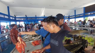 jalan-jalan di pulau biak!!jangan lupa berkunjung di goa Jepang dan pasar ikan bosnik.