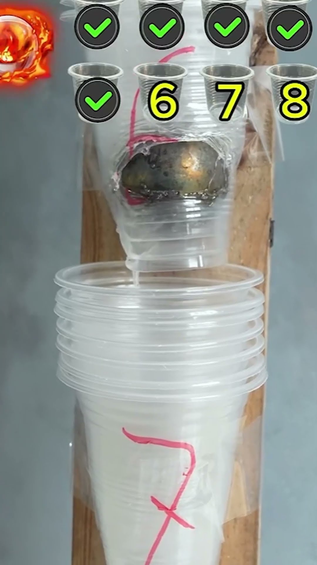 BOLA de FUEGO vs VASOS de PLÁSTICO?
