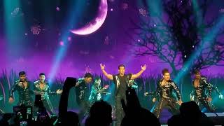 Salman macho entry performance in award show Da Bangg Tour Toronto 2018   SALMAN KHAN