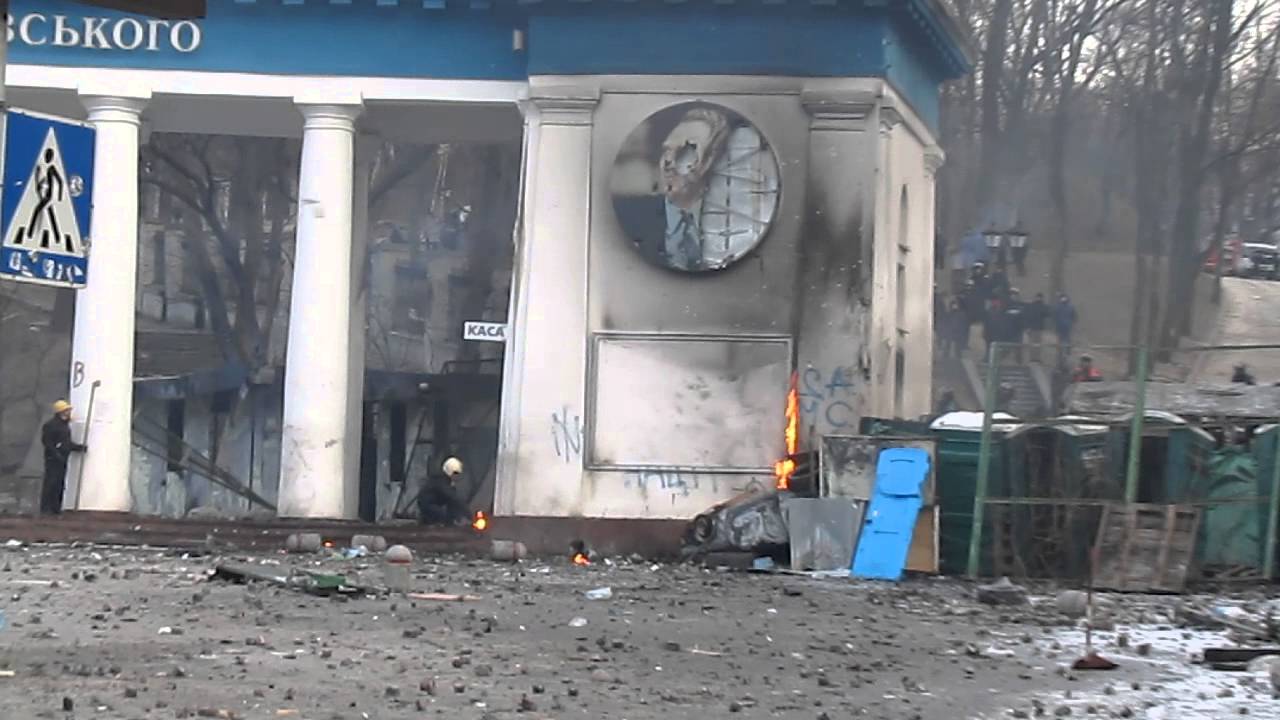 euromaidan protests outside of Hrushevskoho 4, filmed by jimmy hilll