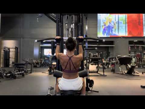 Underhand close grip lat pull down