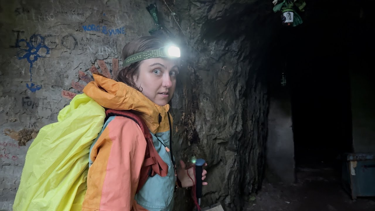 O que encontramos dentro da caverna da velha?